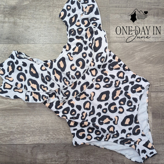CharmLeaks Ruffle Shoulder One Piece Swimsuiit Size XL