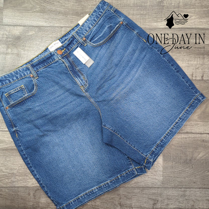 Lane Bryant Mid Rise Boyfriend Bermuda Denim Shorts Size 20