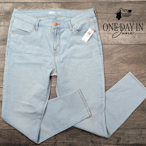 Old Navy Mid Rise Super Skinny Jeans Size 10