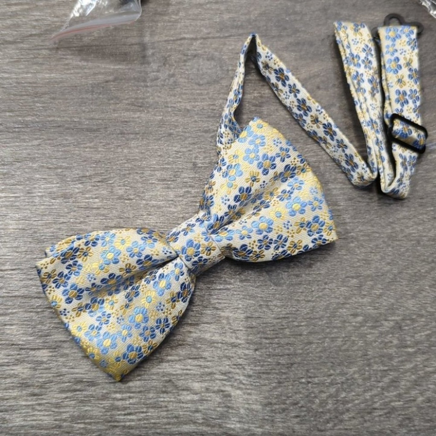 Yohowa Bow Tie, Pocket Square, Cuff Link Set Size OS