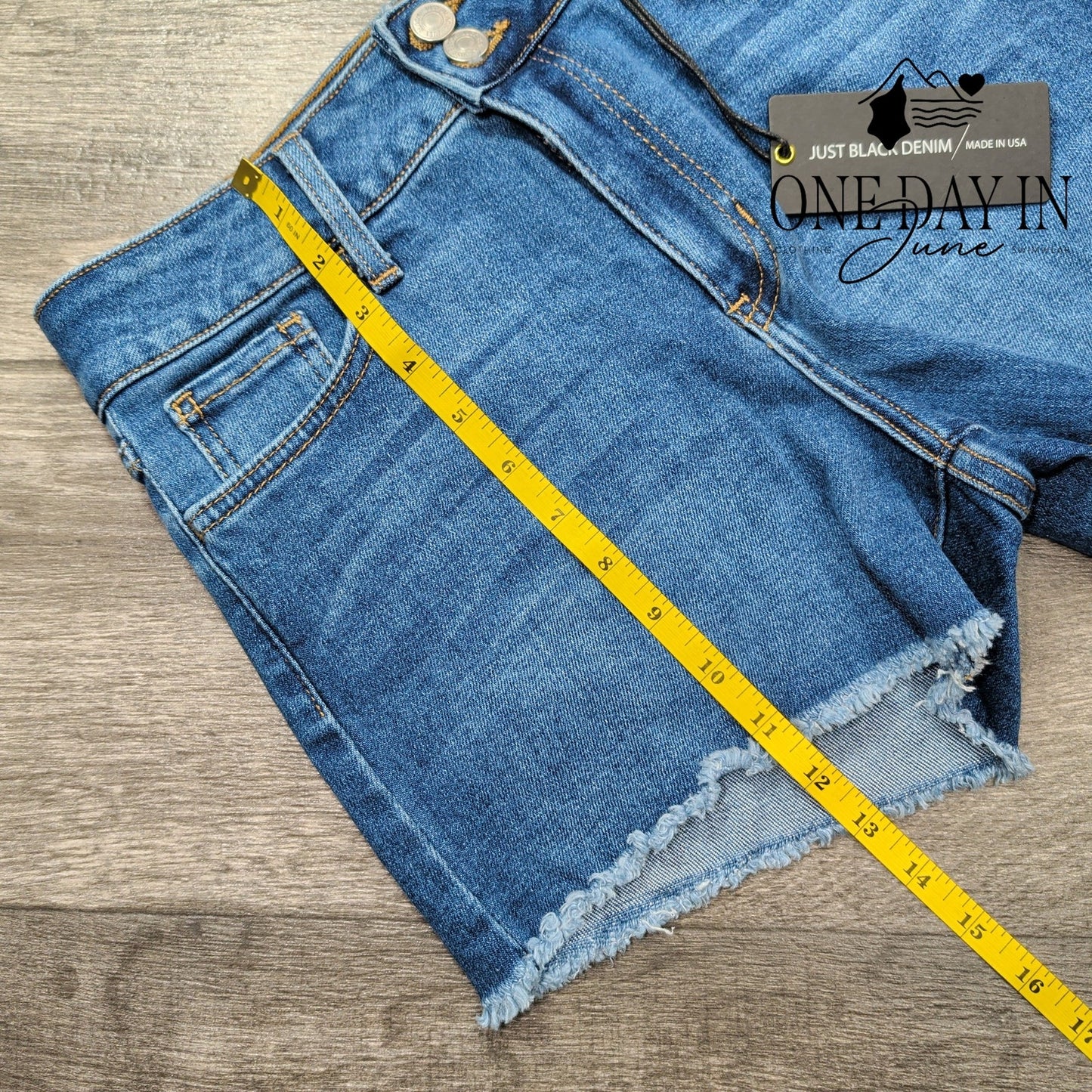 Just Black Denim Double Button Fray Hem Shorts Size 4 (27)