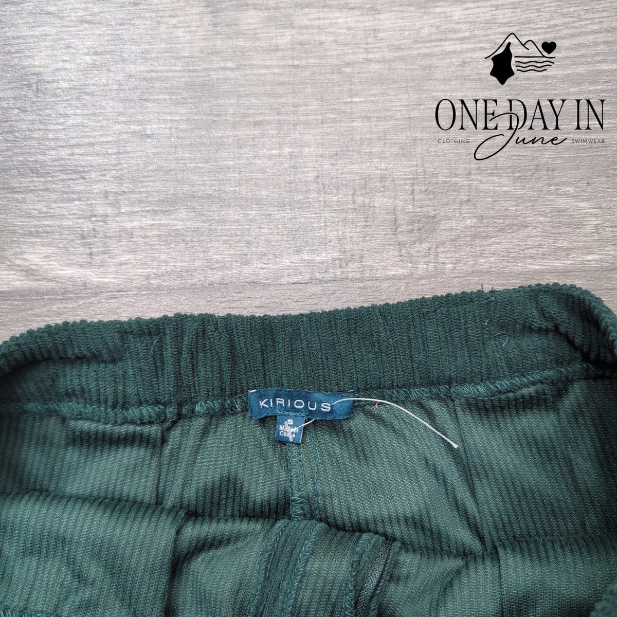 Kirious High Waist Corduroy Shorts Dark Green Size S