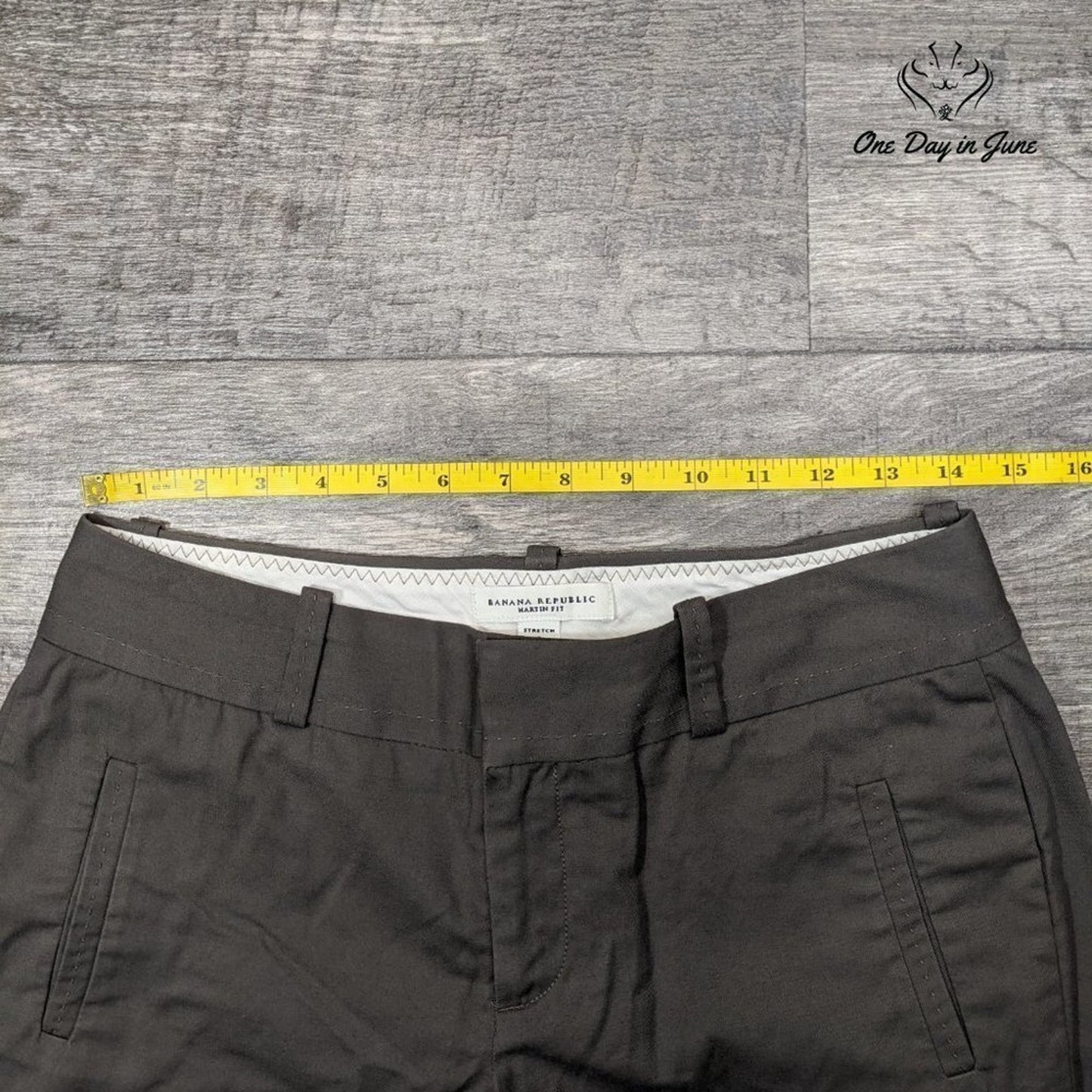 Banana Republic Martin Fit Flat Front Shorts Size 4