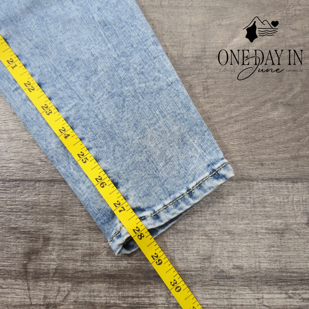 True Religion Jennie Curvy Super Skinny Distressed Jeans NWT $199 Size 28 (6)
