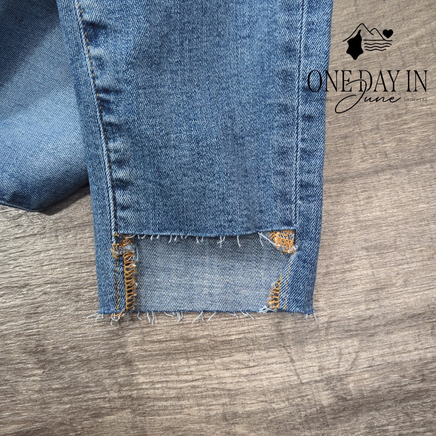 Good American Good Legs Skinny Raw Hem Jeans Size 4