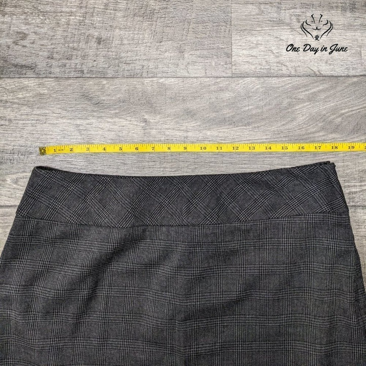 212 Collection Pencil Skirt Size 16