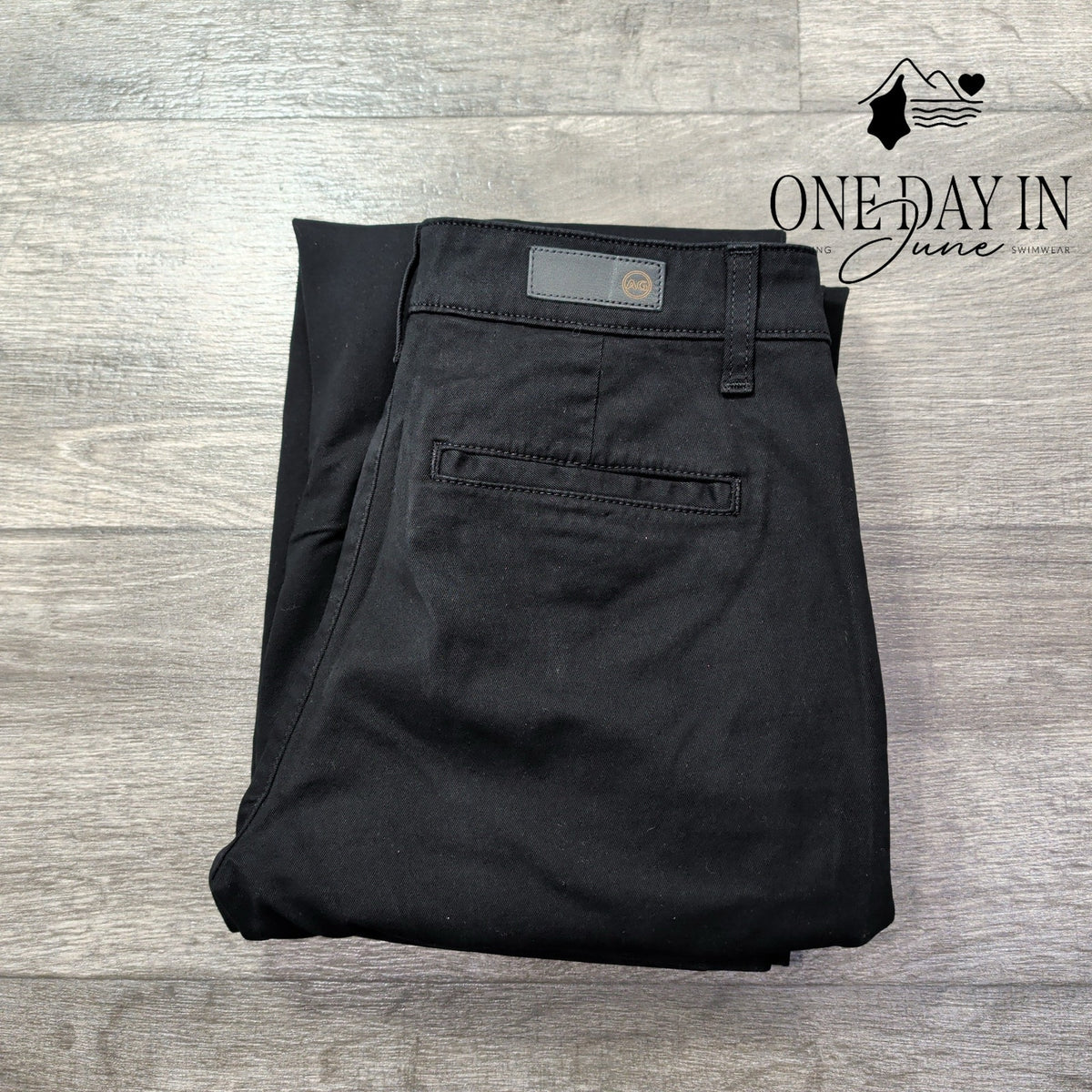 AG Adriano Goldschmied The Layla Cropped Flare Trouser Pants Black NWT Size 4