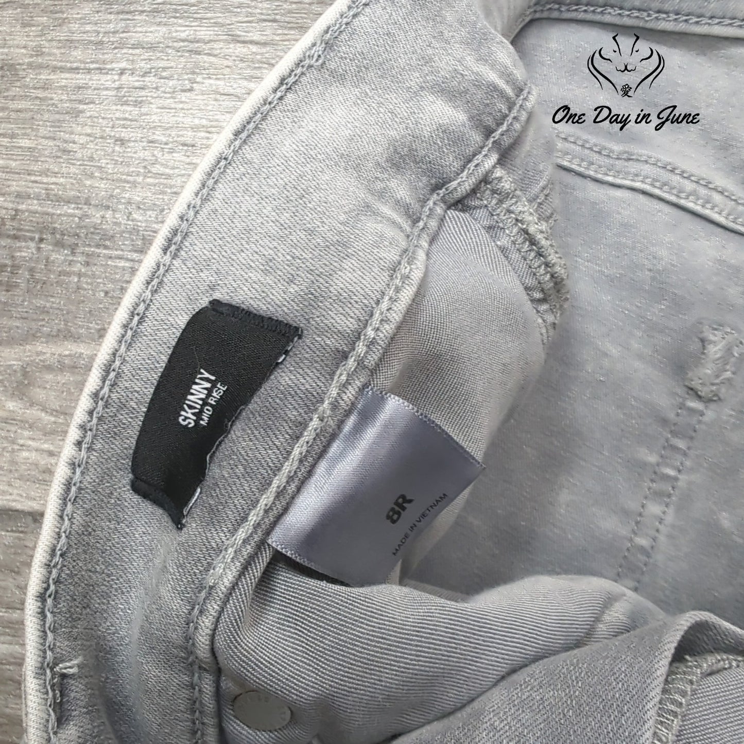 Express Mid Rise Skinny Jeans Size 8
