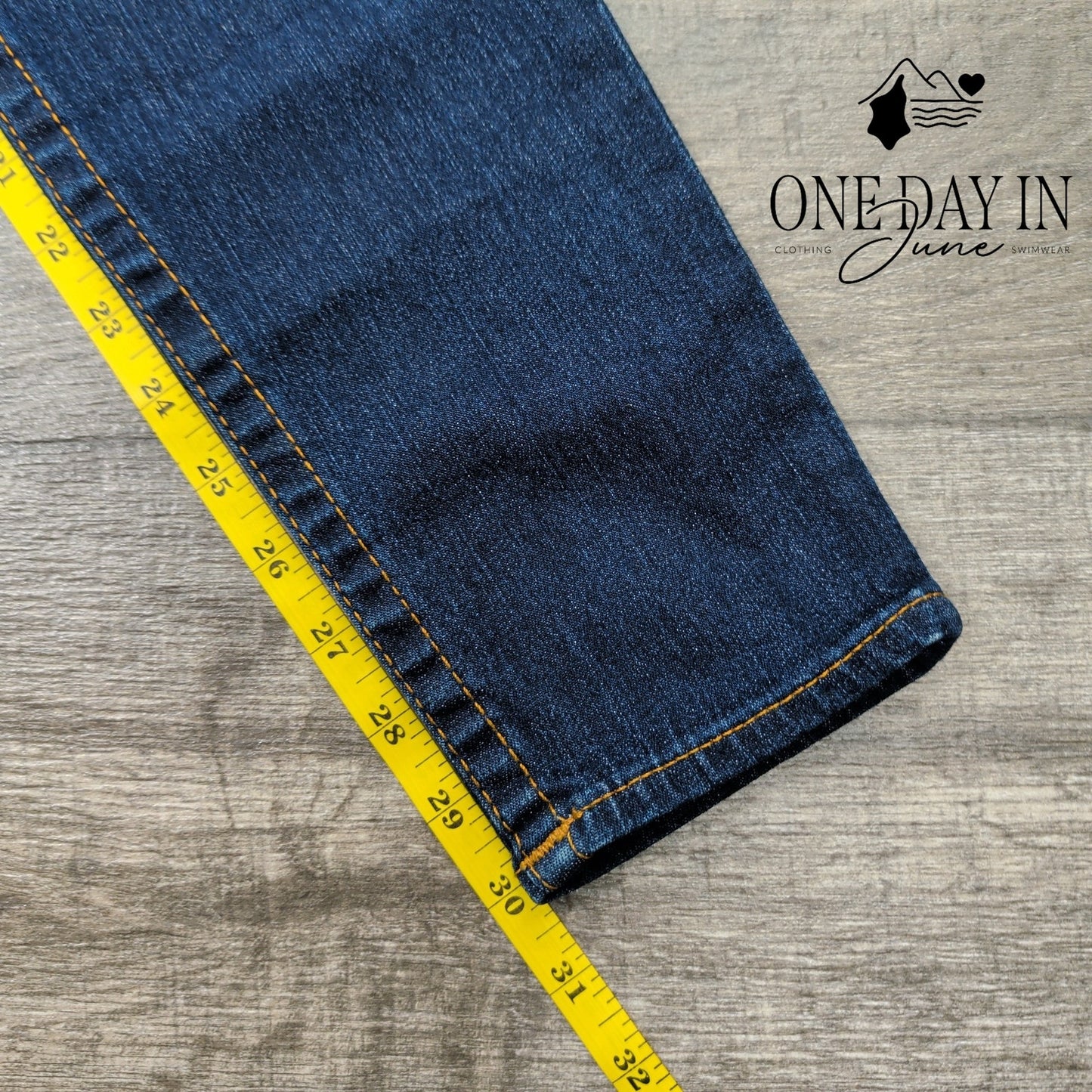 True Religion Legging Flap Skinny Jeans Dark Wash Blue NWT Size 6 (28)