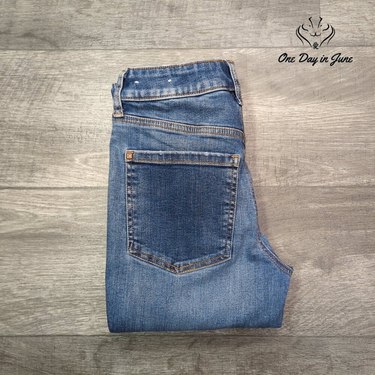 Chico's DefineMe Denim Straight Leg Ankle Jeans Size Chico's 0T (4T)