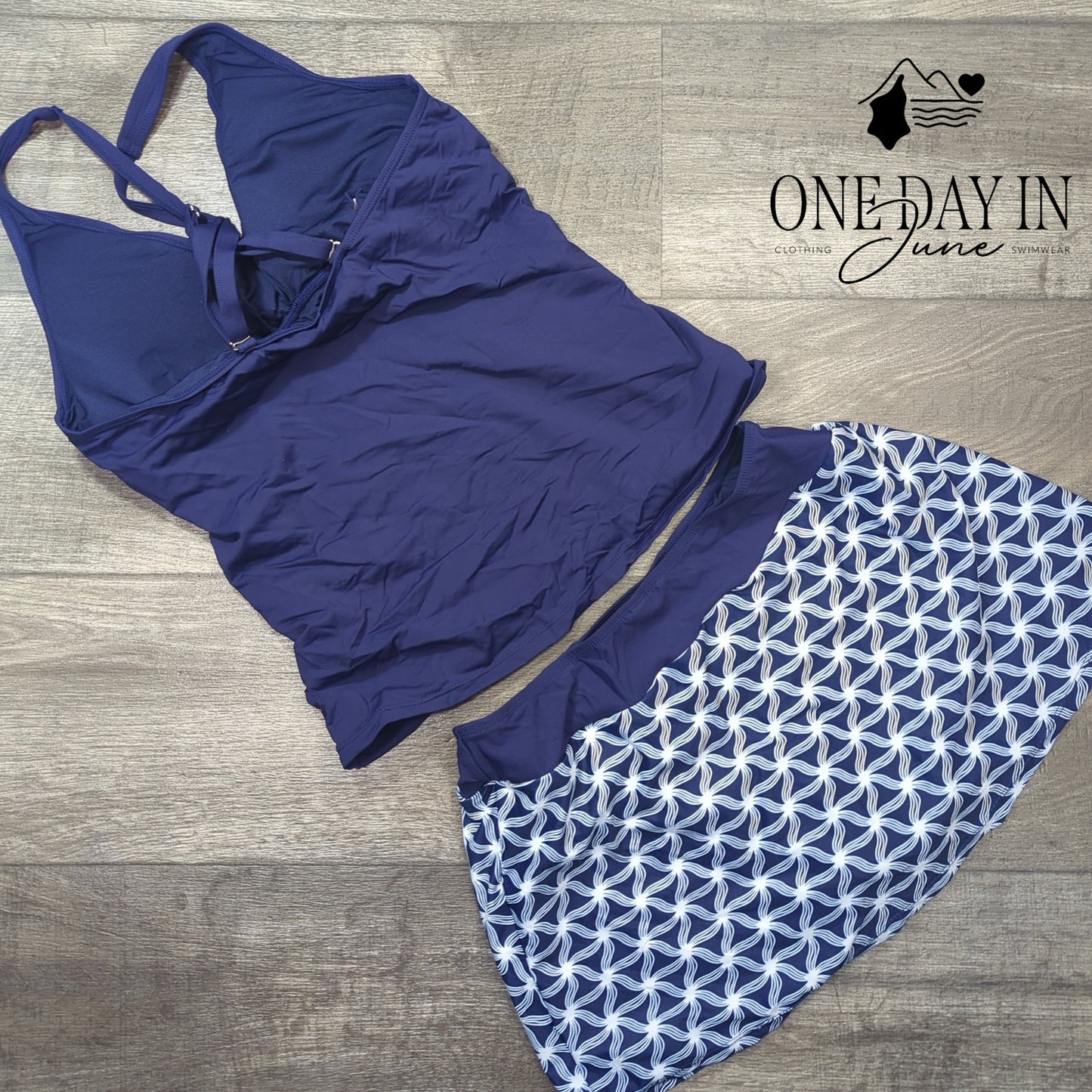 Talisea Twist Front Skirted Tankini Swimsuit Size M