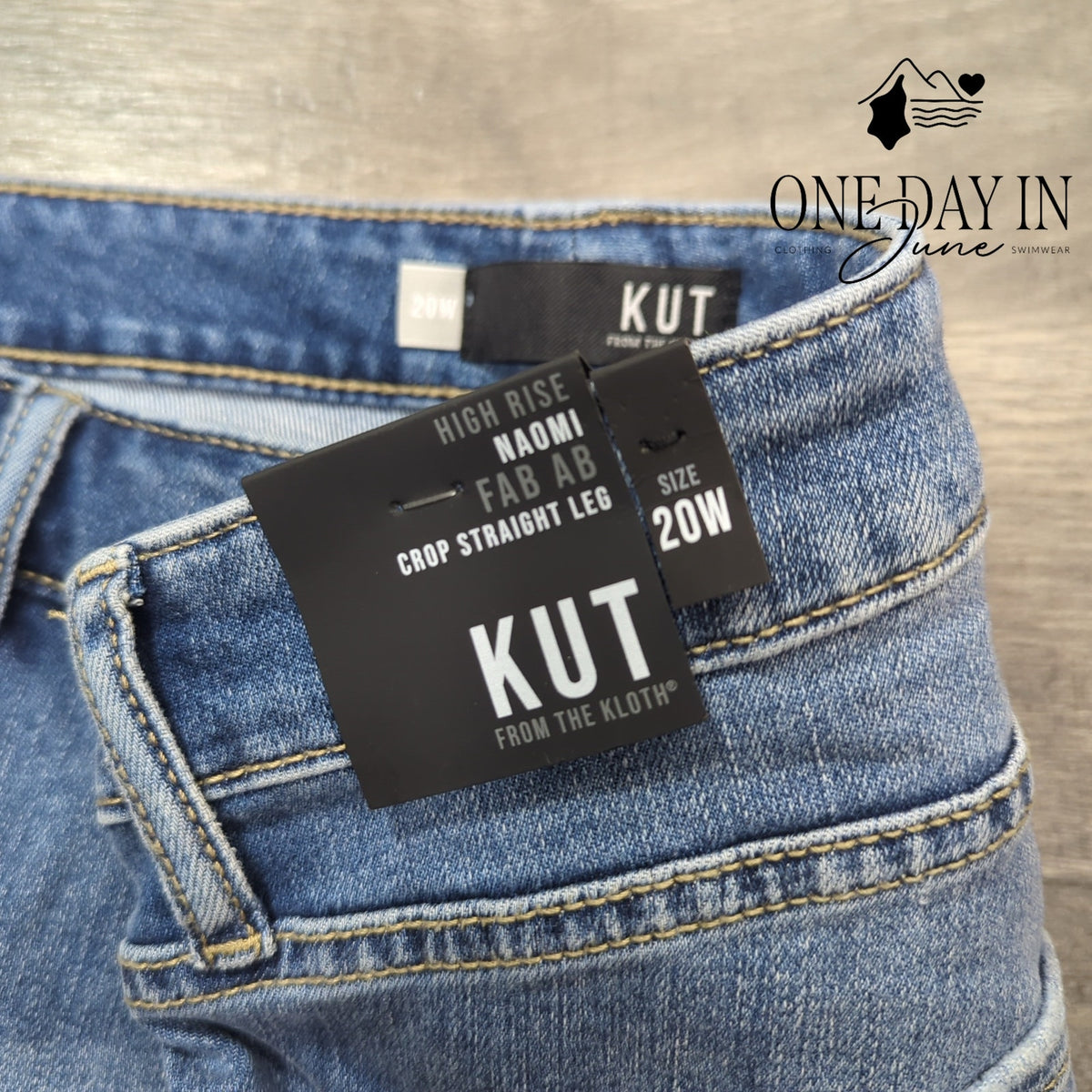 Kut from the Kloth Naomi Fab Ab High Rise Crop Straight Jeans NWT Size 20W