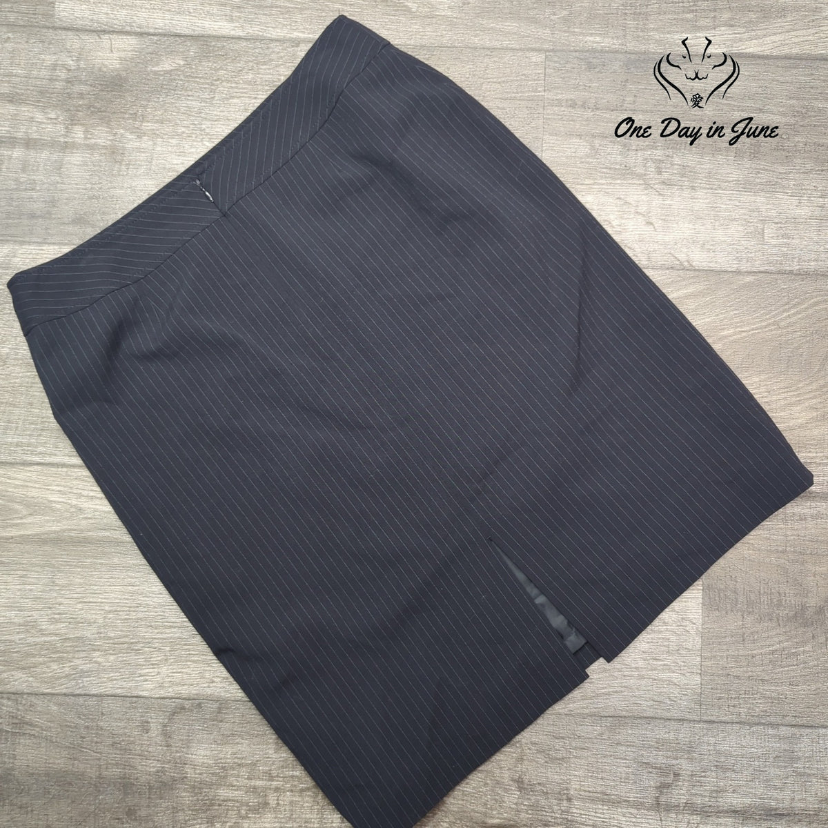 Tahari Arthur S Levine Pinstripe Pencil Skirt Navy Career Lined Size 10
