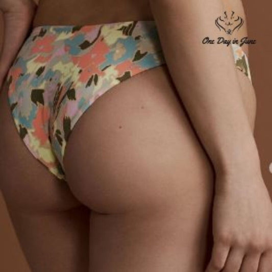 RVCA On The Road Bikini Bottom Chai Floral Medium Coverage NWT $48 Size M