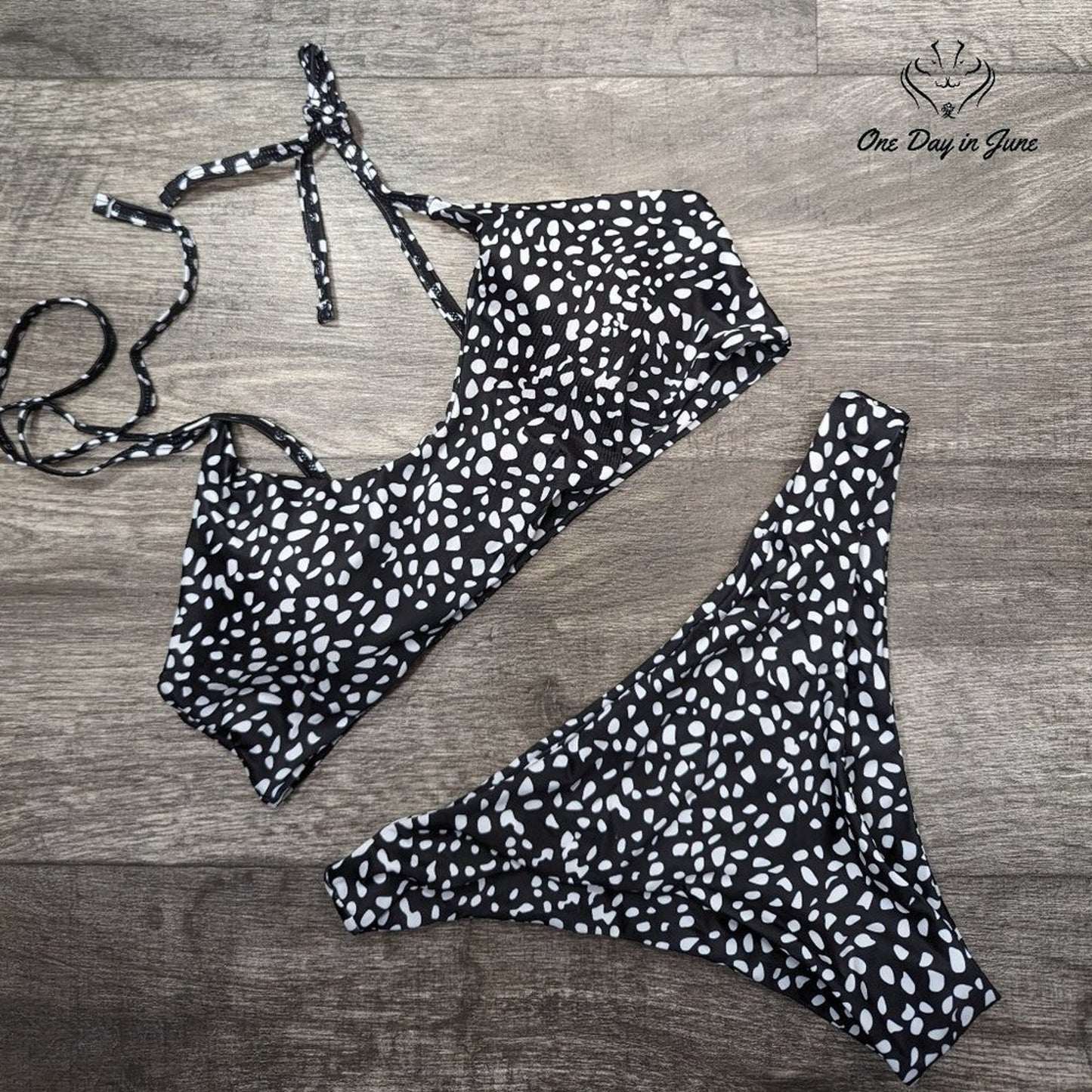Sechico Tie Shoulder Dalmation Bikini Swimsuit Size L