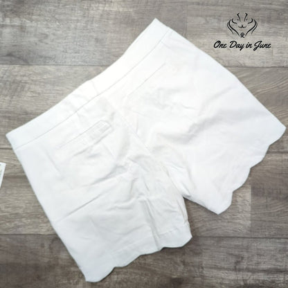 New Directions Essential Shorts White Scallop Hem NWT Size 16