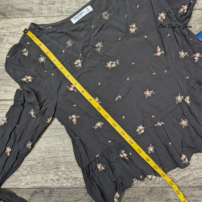 Arizona Jean Co. Juniors Floral Peplum Top Black Long Sleeve Boho NWT Size XS