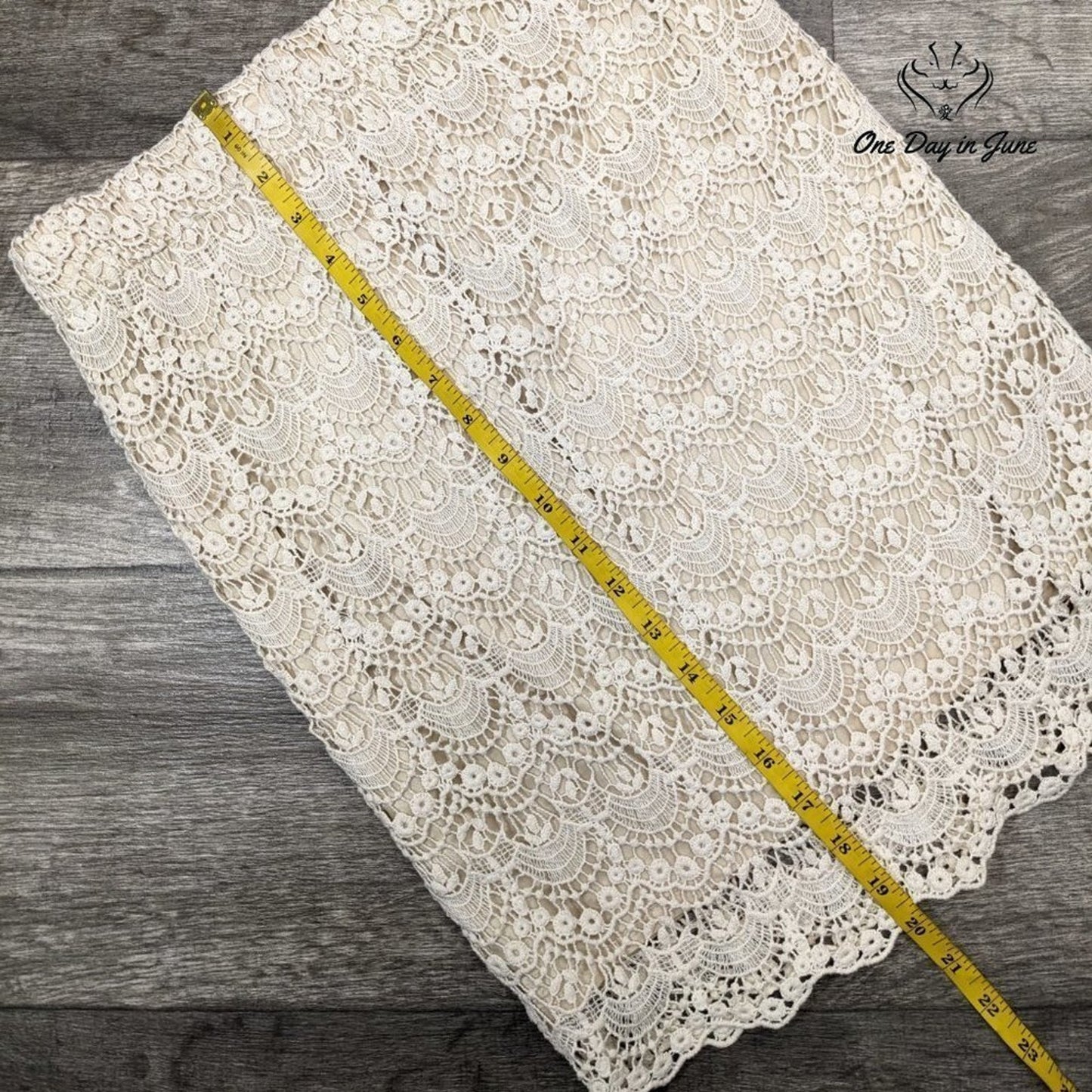 Forever 21 Comfort Waist Crochet Lined Mini Skirt Size M