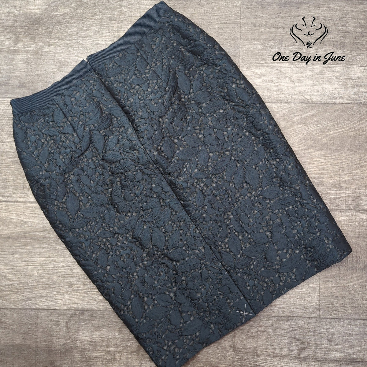 Ann Taylor Floral Lace Overlay Pencil Skirt Black Size 4