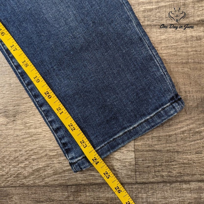 Calvin Klein Cropped Boyfriend Jeans Size 27 (4)