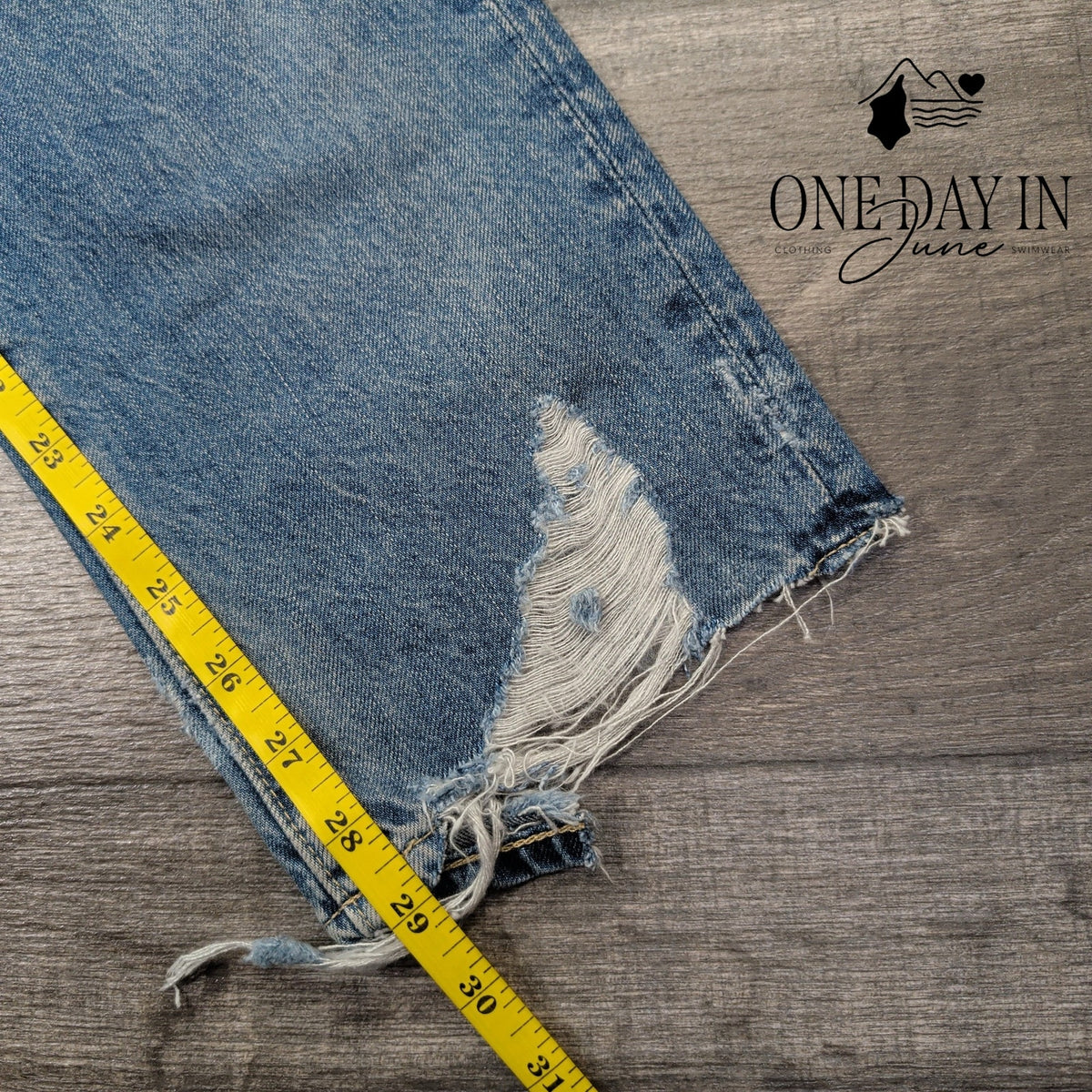 AG Adriano Goldschmied The Phoebe High Rise Tapered Distressed Jeans NWT Size 4