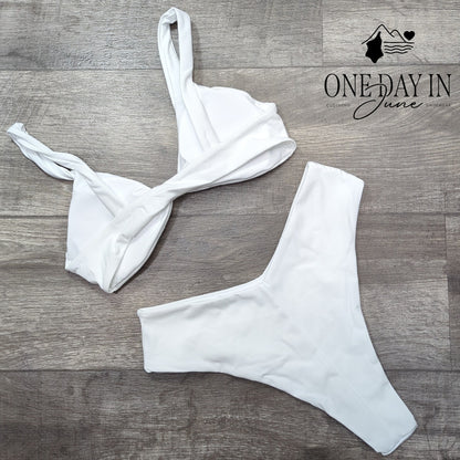 CharmLeaks Knot Font High Cut Bikini Swimsuit Size M