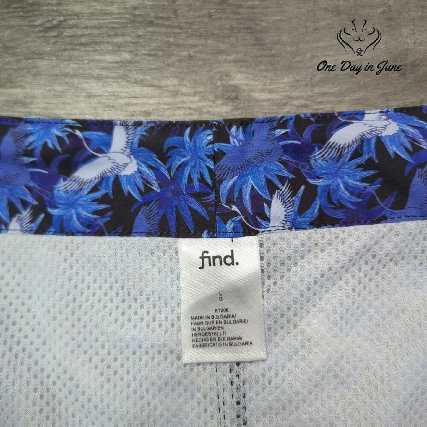 find. Board Shorts Size L