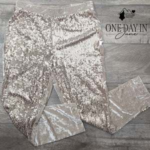 Chico's The Ultimate Fit Ankle Sequin Pants Size Chico's 1 (8)