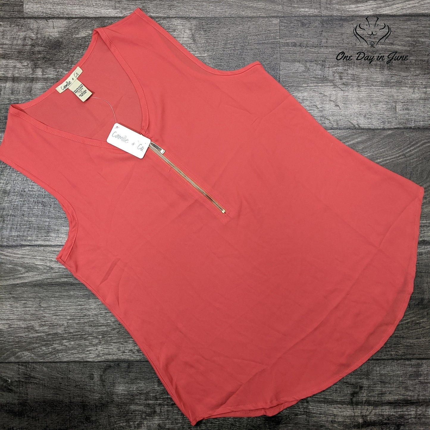 Camille & Co Sleeveless Zip Front Top Size M