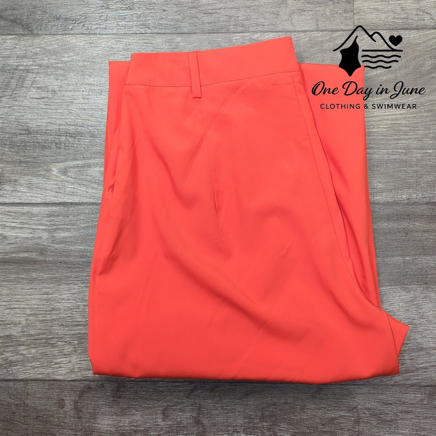 Timing Straight Leg Light Weight Pants Size S