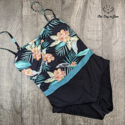 Skye Standard Lily One Piece Swimsuit Size L