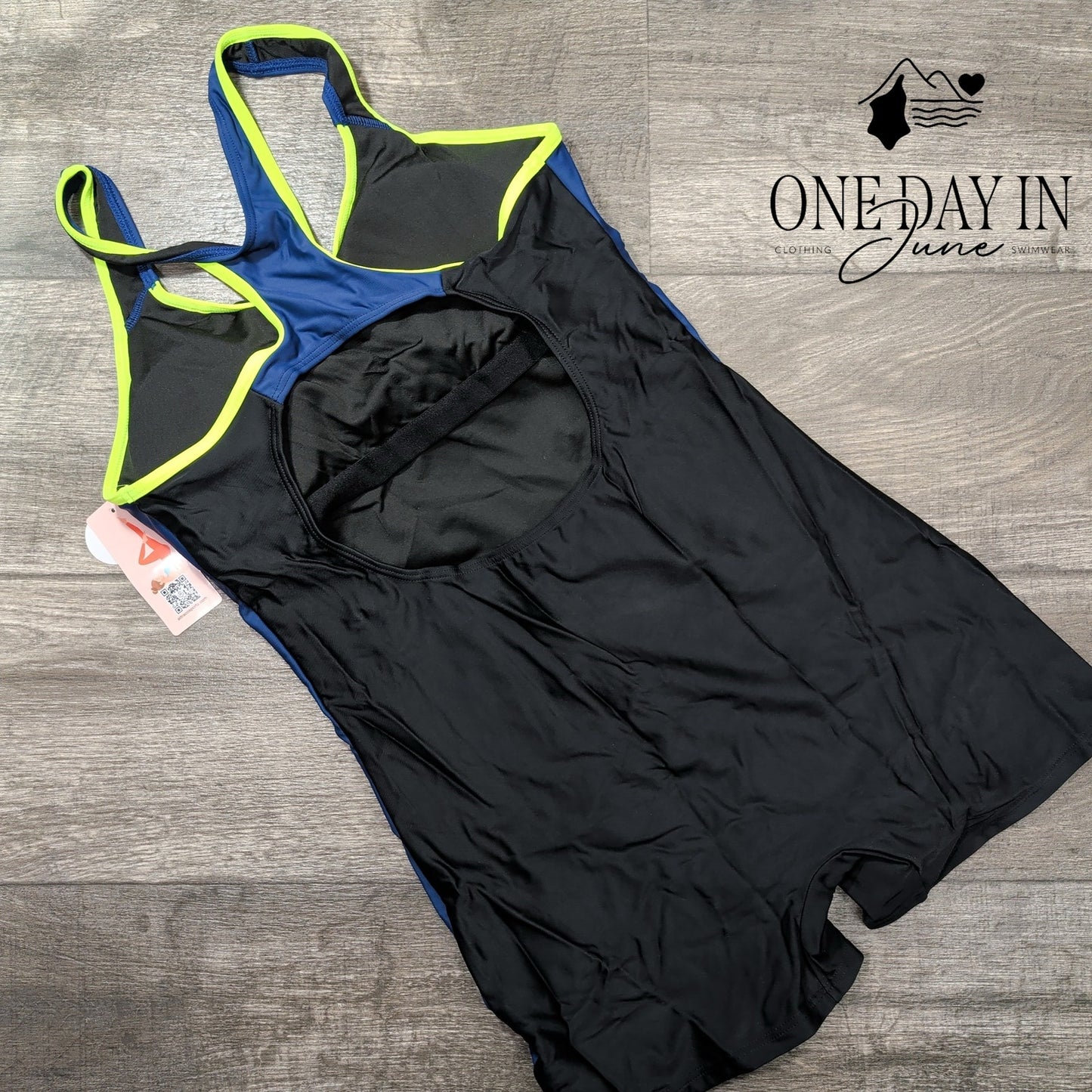 Charmo Boyshort One Piece Swimsuit Size L