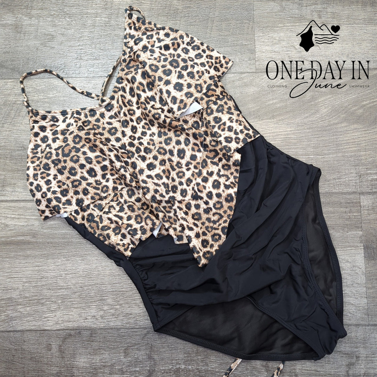 CharmLeaks Leopard Print Lace Up Back Flounce One Piece Swimsuit Size M