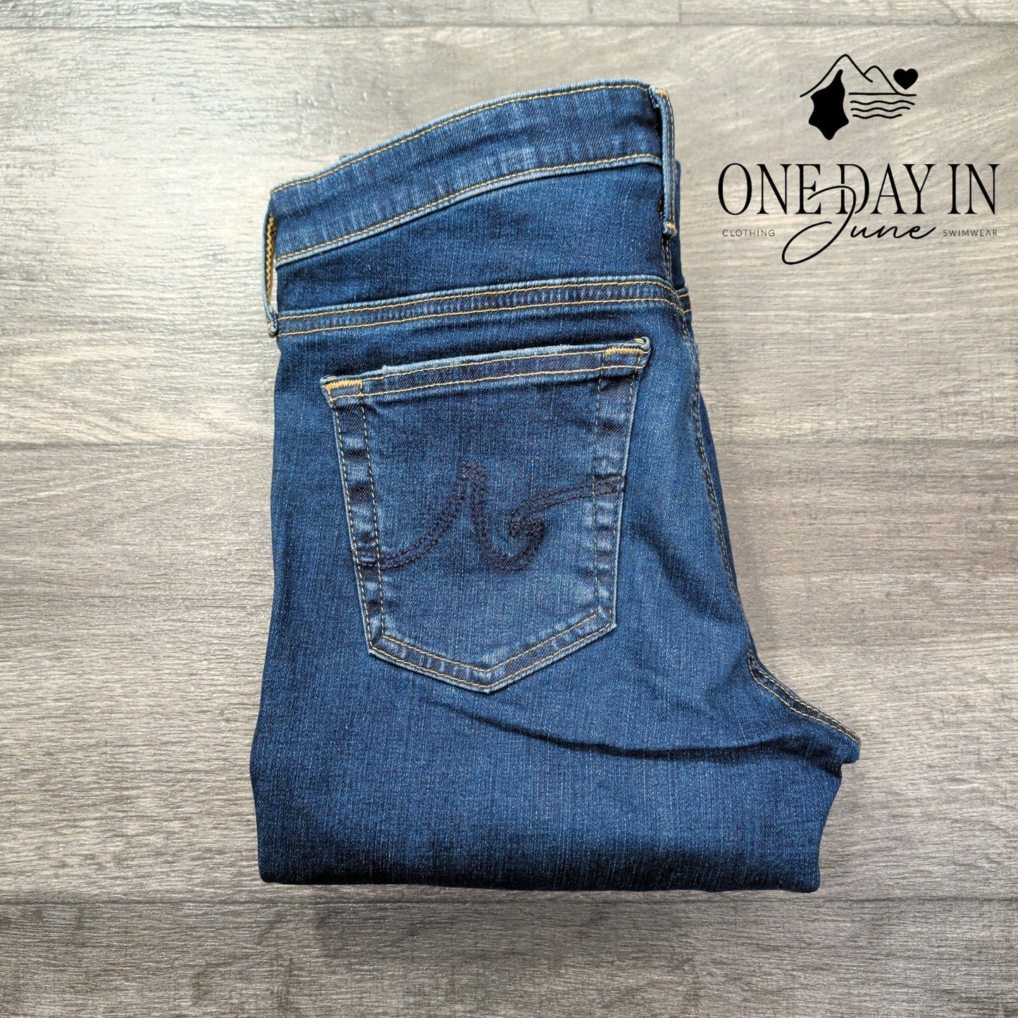 AG Adriano Goldschmied The Legging Jeans Distressed Skinny NWT $215 Size 4 (27)