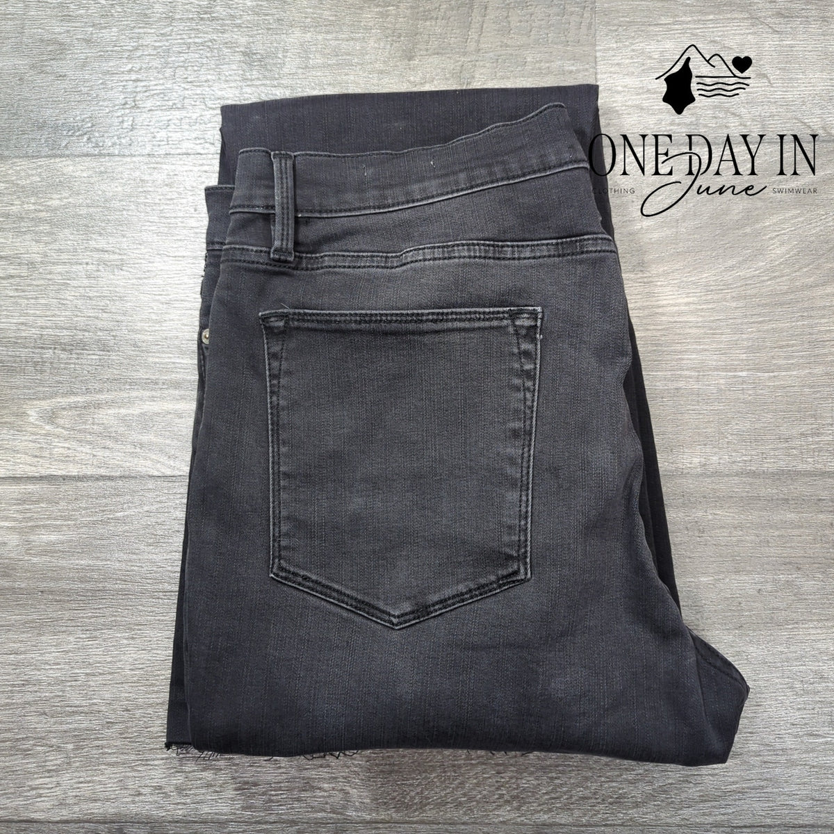 Frame Le High Flare Jeans Black Gray High Rise Raw Hem NWT Size 16 (34)