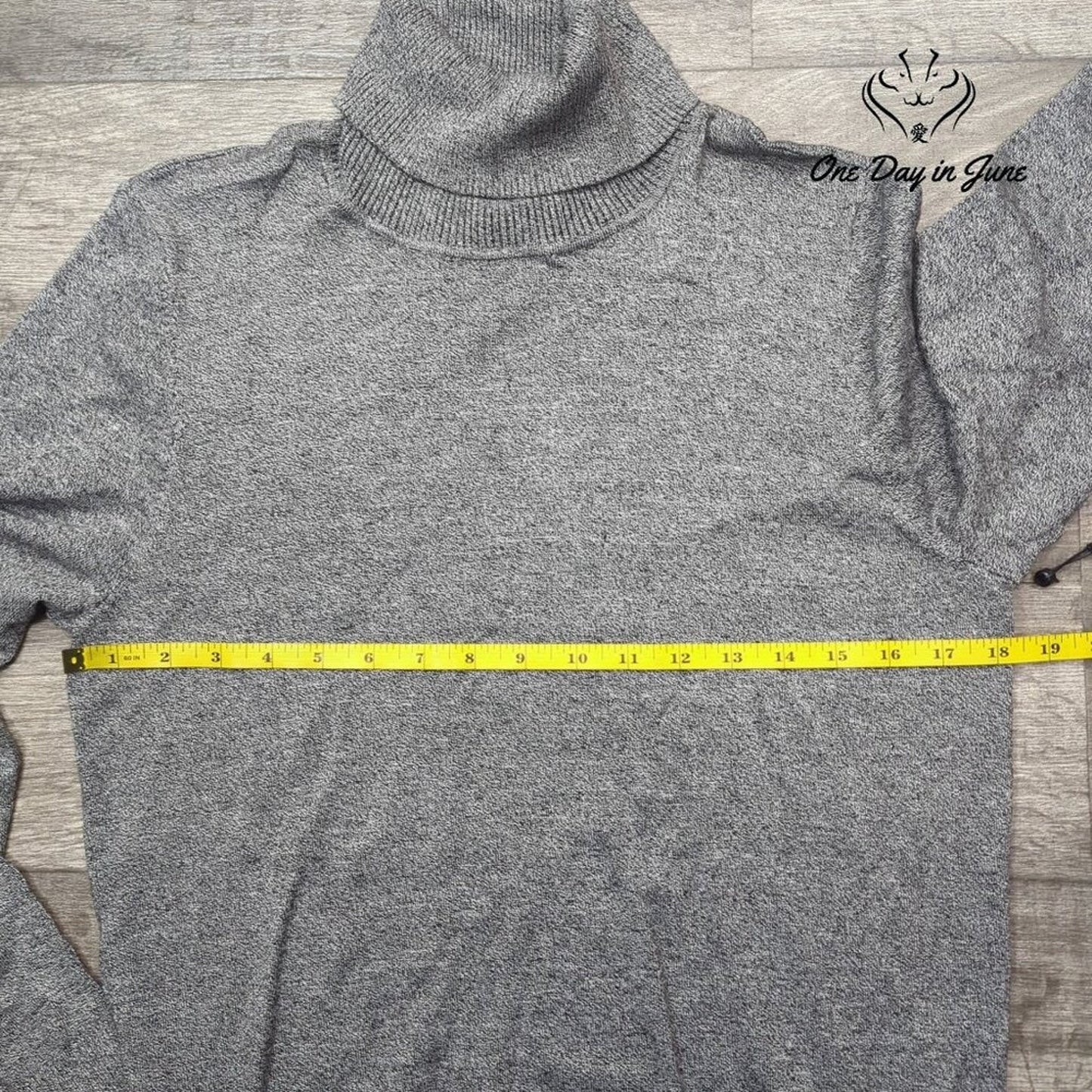 Calvin Klein Pulll Over Turtle Neck Sweater Size L