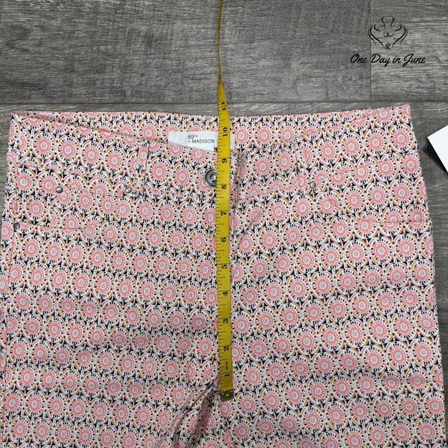 89th & Madison Comfort Waist Moroccan Tile Capri Pants Size 8