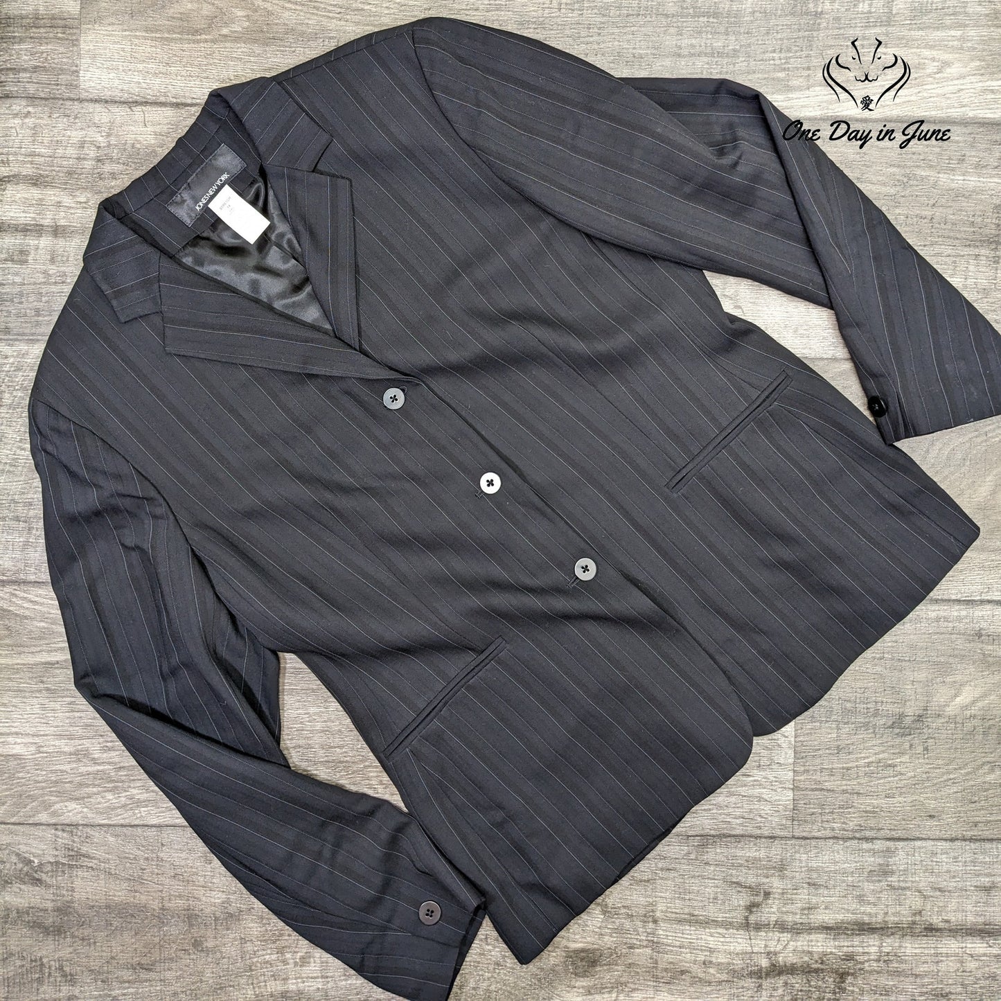 Jones New York Pin Stripe 3 Button Blazer Size 14