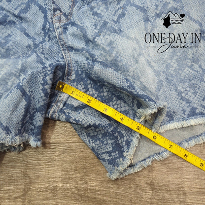 Seven7 5" Weekend Shorts Size 16