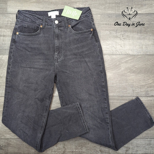 H&M Straight Leg Curvy Fit Jeans Size 8