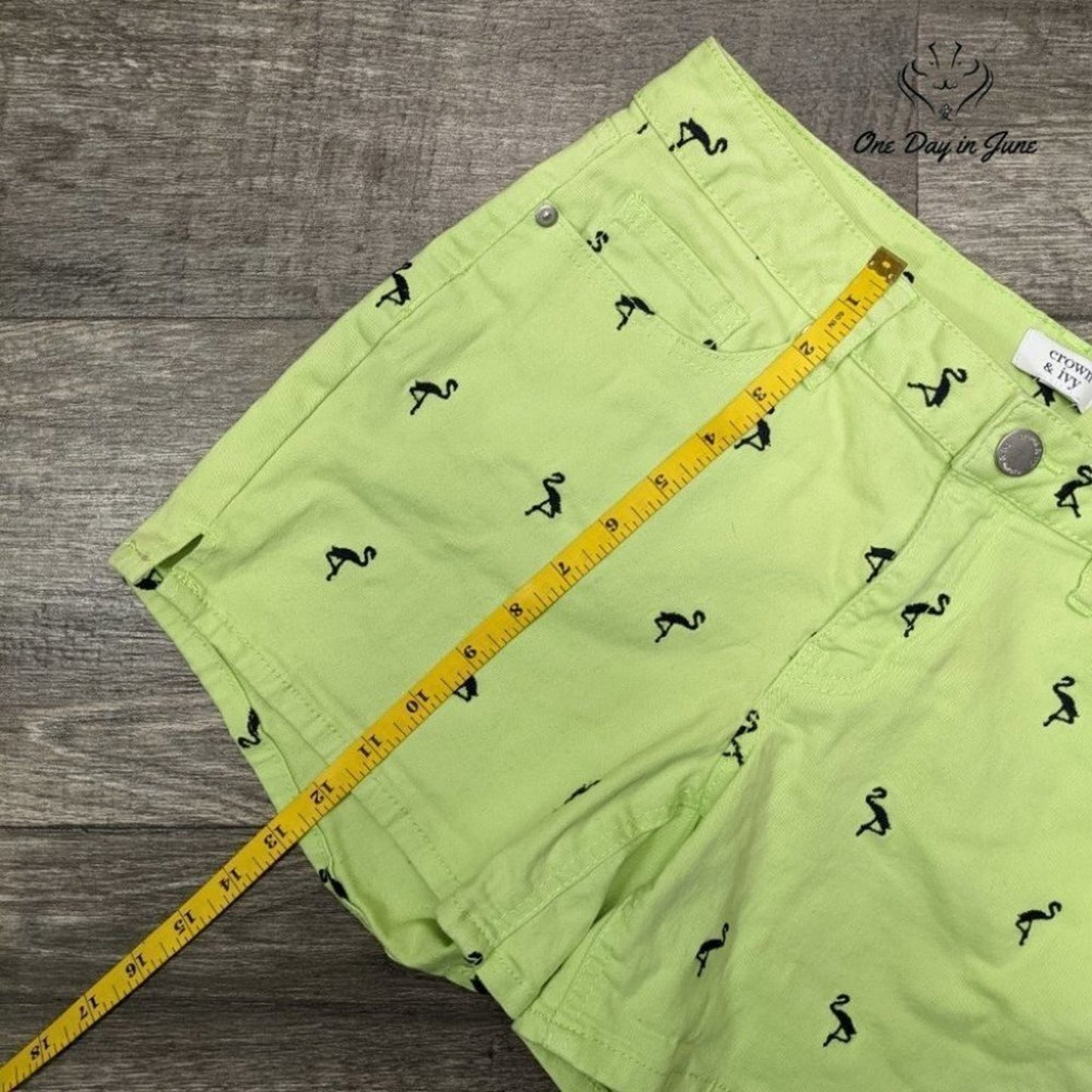 crown & ivy Flamingo Shorts Size 4