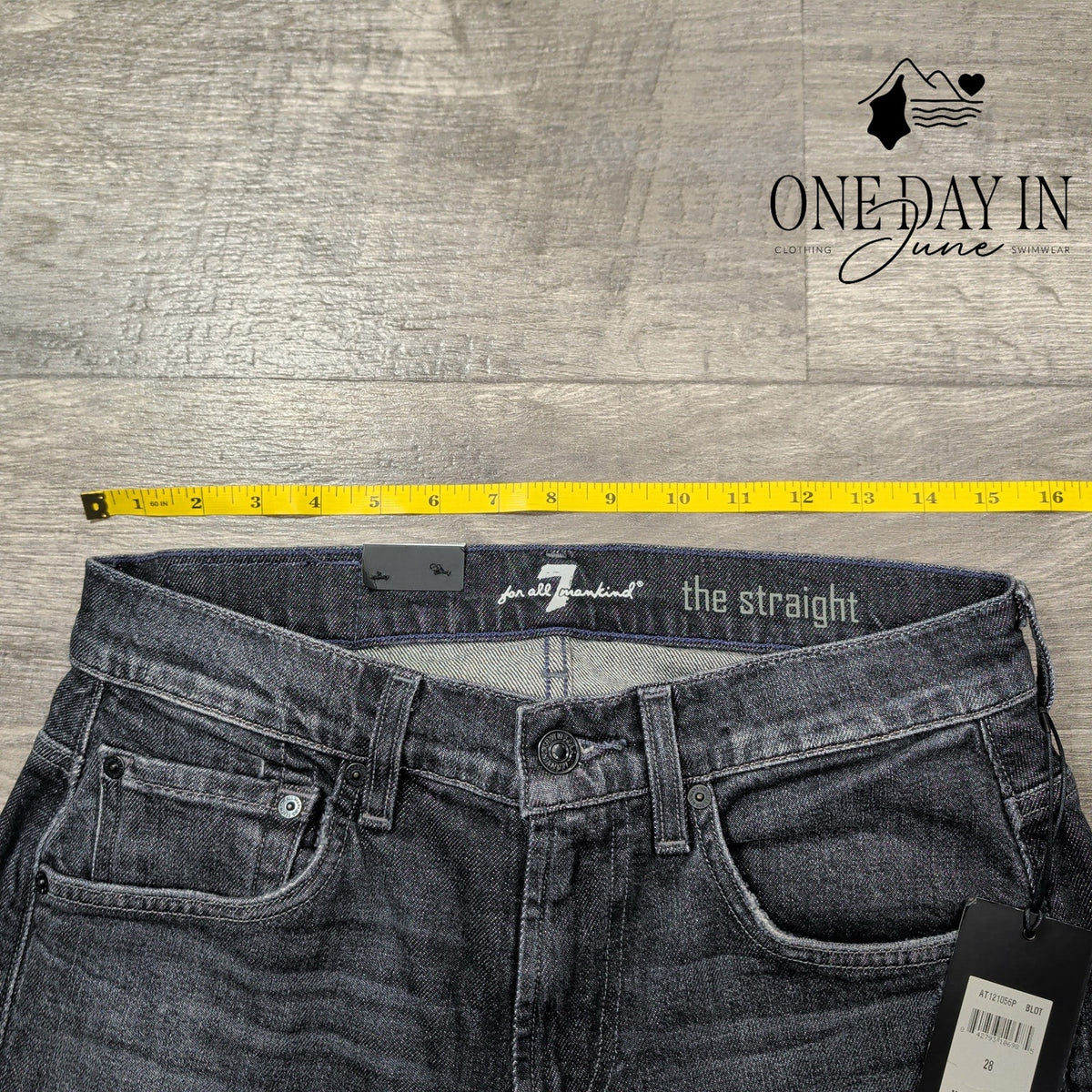 7 For All Mankind The Straight Jeans Black Distressed Straight NWT Size 28X34