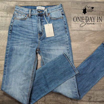 Cello Jeans Juniors High Rise Straight Leg Jeans Size 1