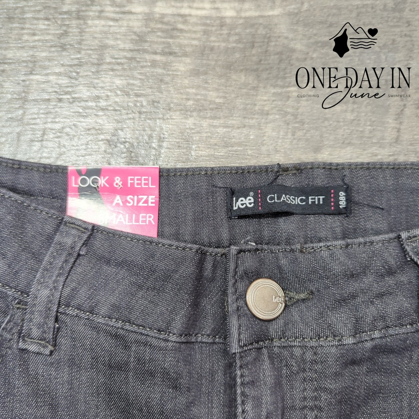 Lee Classic Fit Straight Leg Jeans Size 12