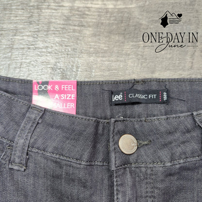 Lee Classic Fit Straight Leg Jeans Size 12