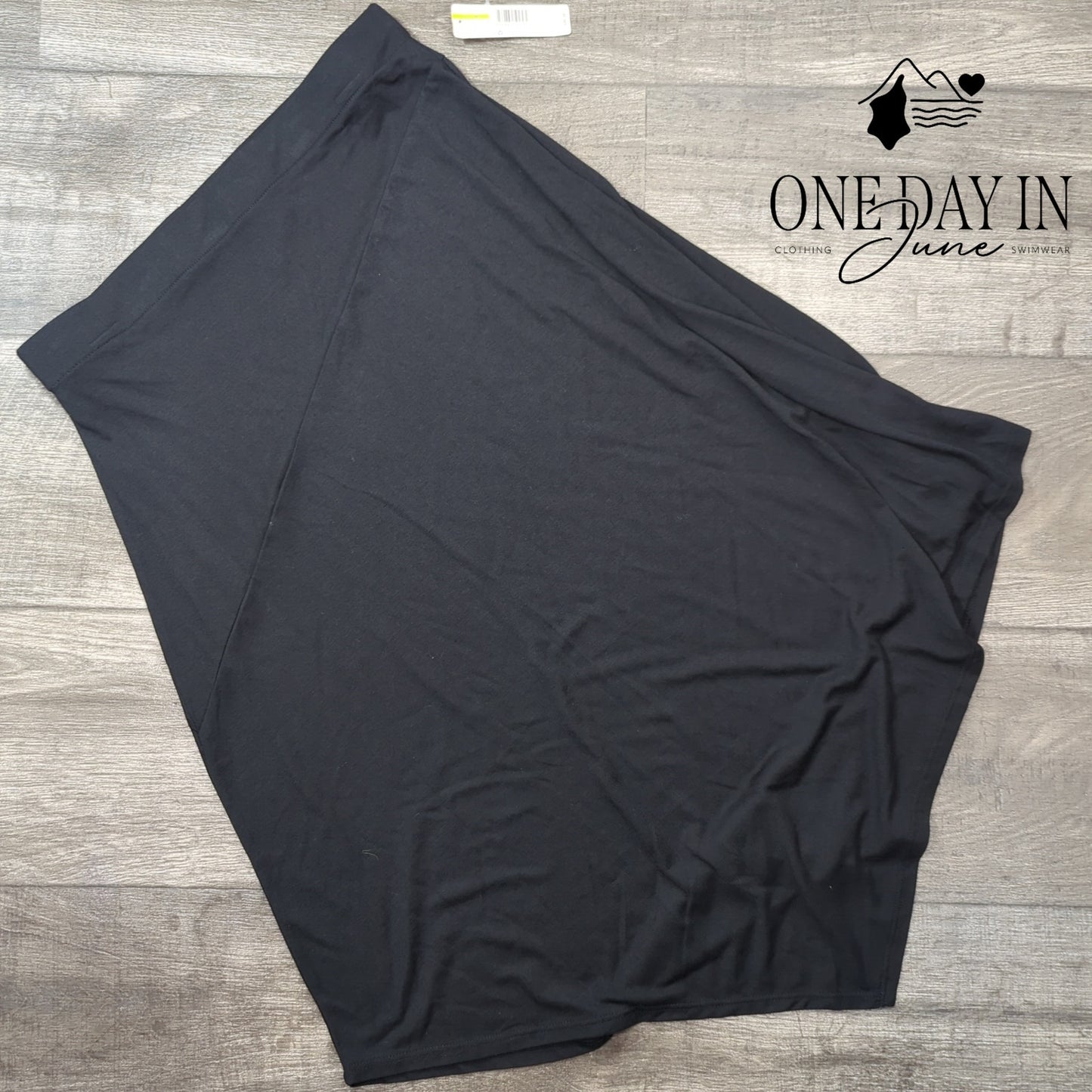 New Directions Pull On Asymetrical Skirt Size M