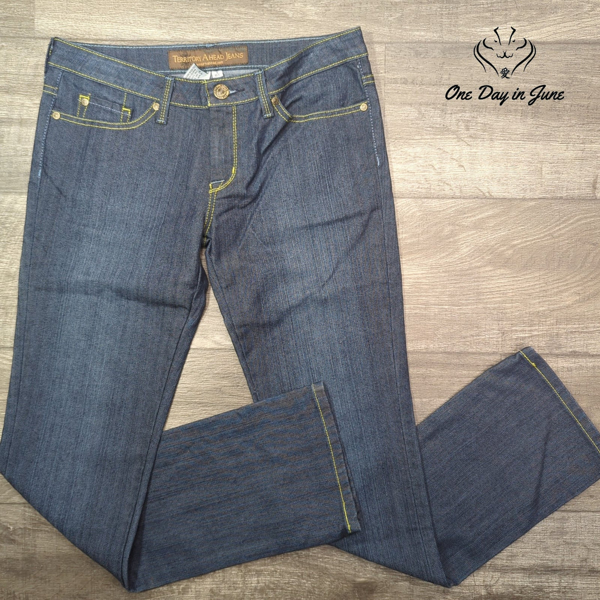 Territory Ahead Jeans =Women's Straight Leg Dark Wash Denim Size 4