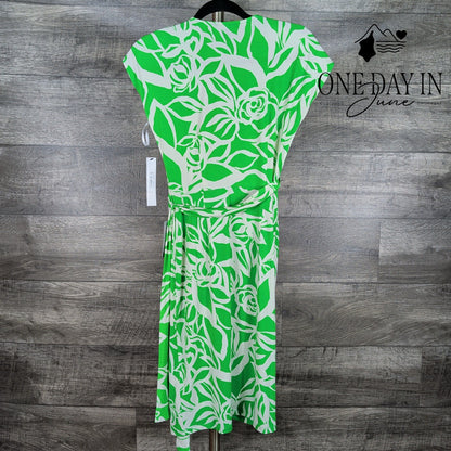 Maggy London Short Sleeve Wrap Dress Size 2