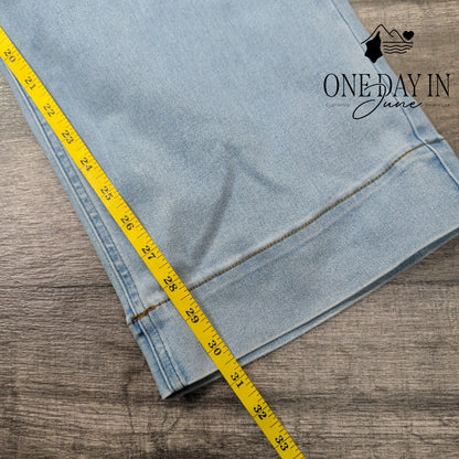 Anne Klein High Rise Wide Leg Jeans Size 8