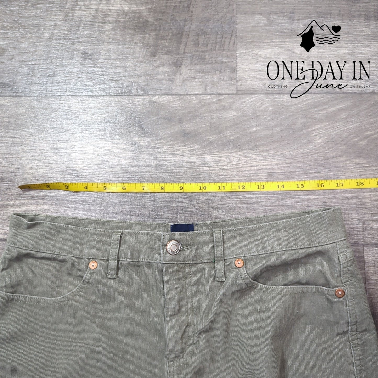 Gap Corduroy Shorts Size 10